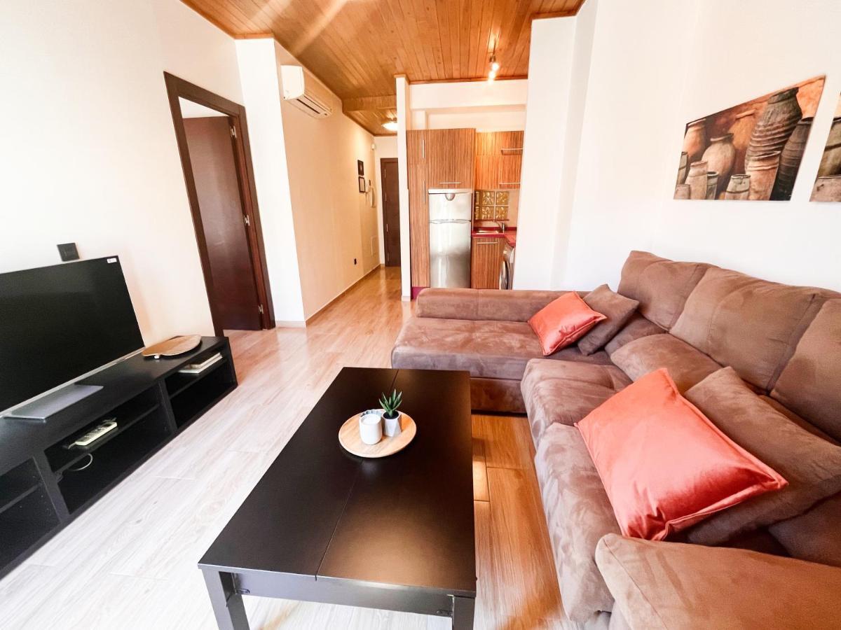 Homely Malaga Carreteria Con Piscina Bagian luar foto