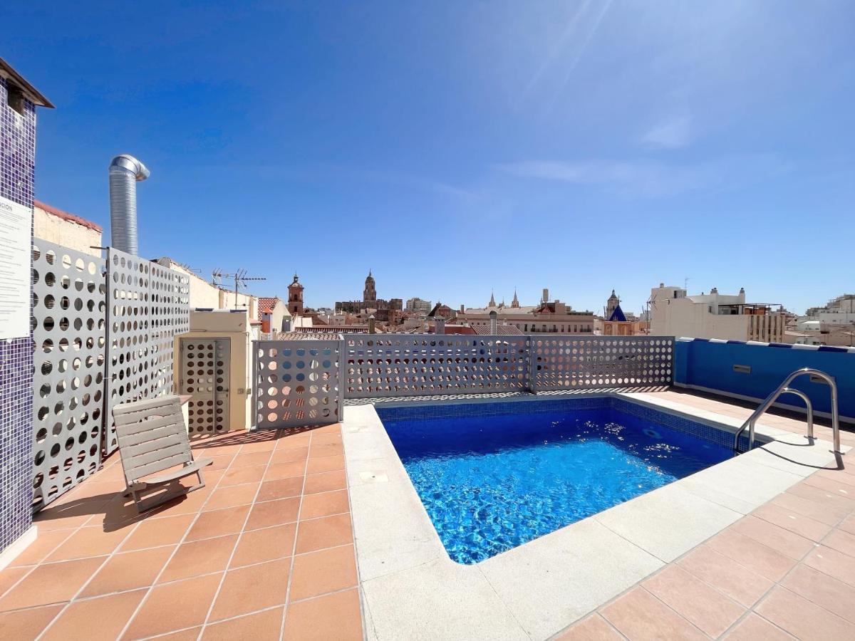 Homely Malaga Carreteria Con Piscina Bagian luar foto