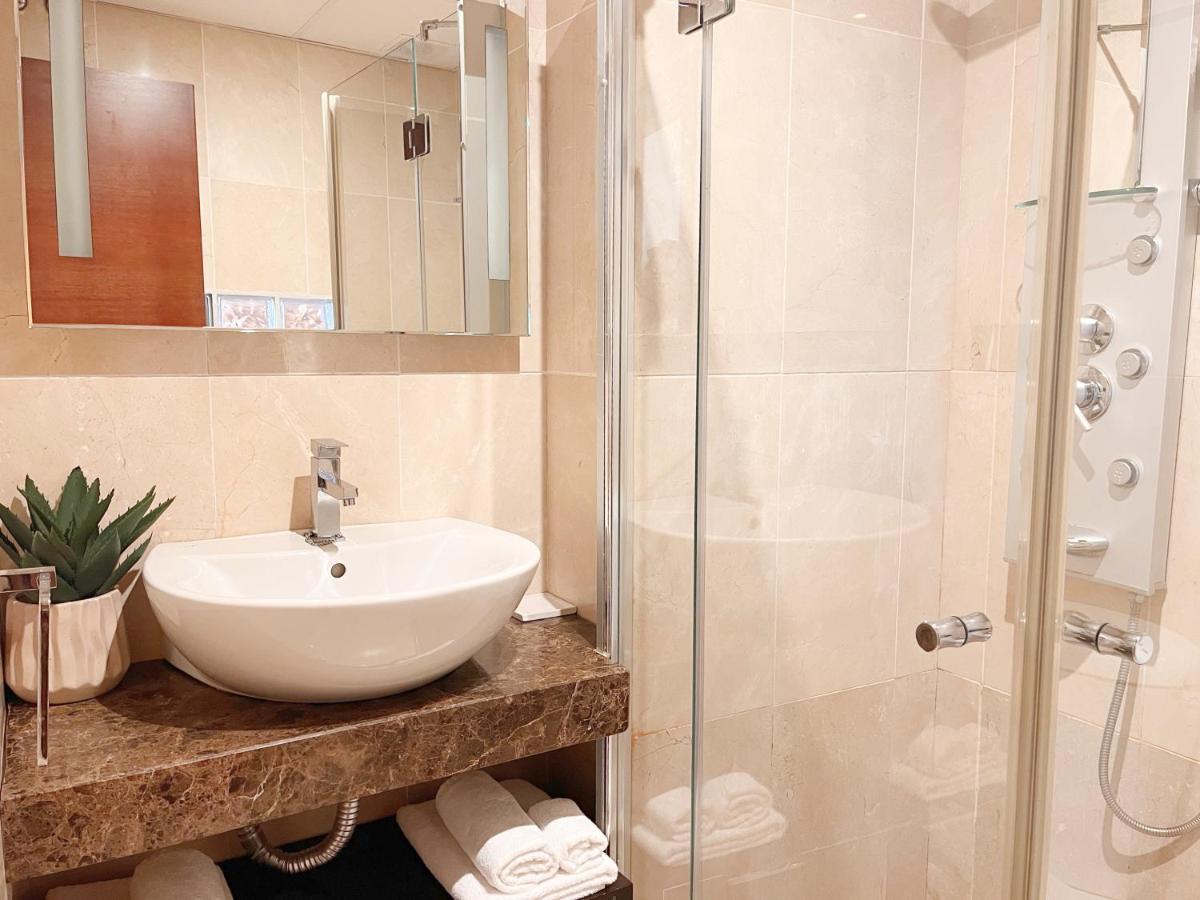 Homely Malaga Carreteria Con Piscina Bagian luar foto
