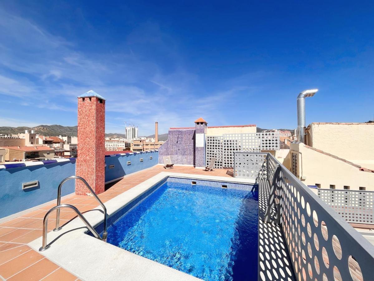 Homely Malaga Carreteria Con Piscina Bagian luar foto