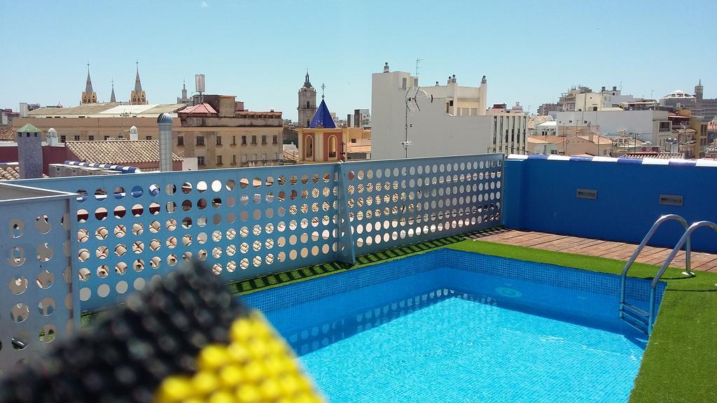 Homely Malaga Carreteria Con Piscina Bagian luar foto